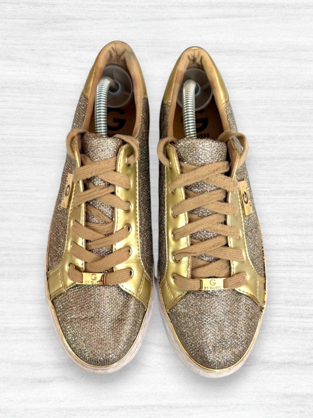G by GUESS GGOffice2 Gold Glitter Metallic Sneakers Size 10M Sparkle Lace Up